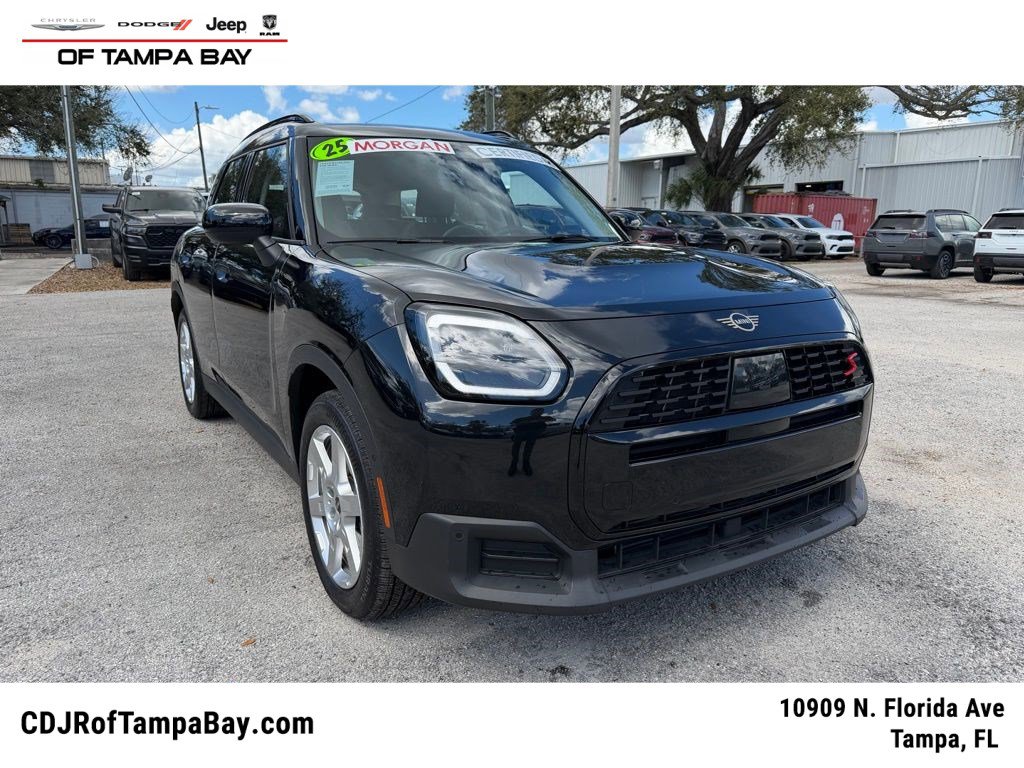 Used 2025 MINI Cooper Countryman S image 1