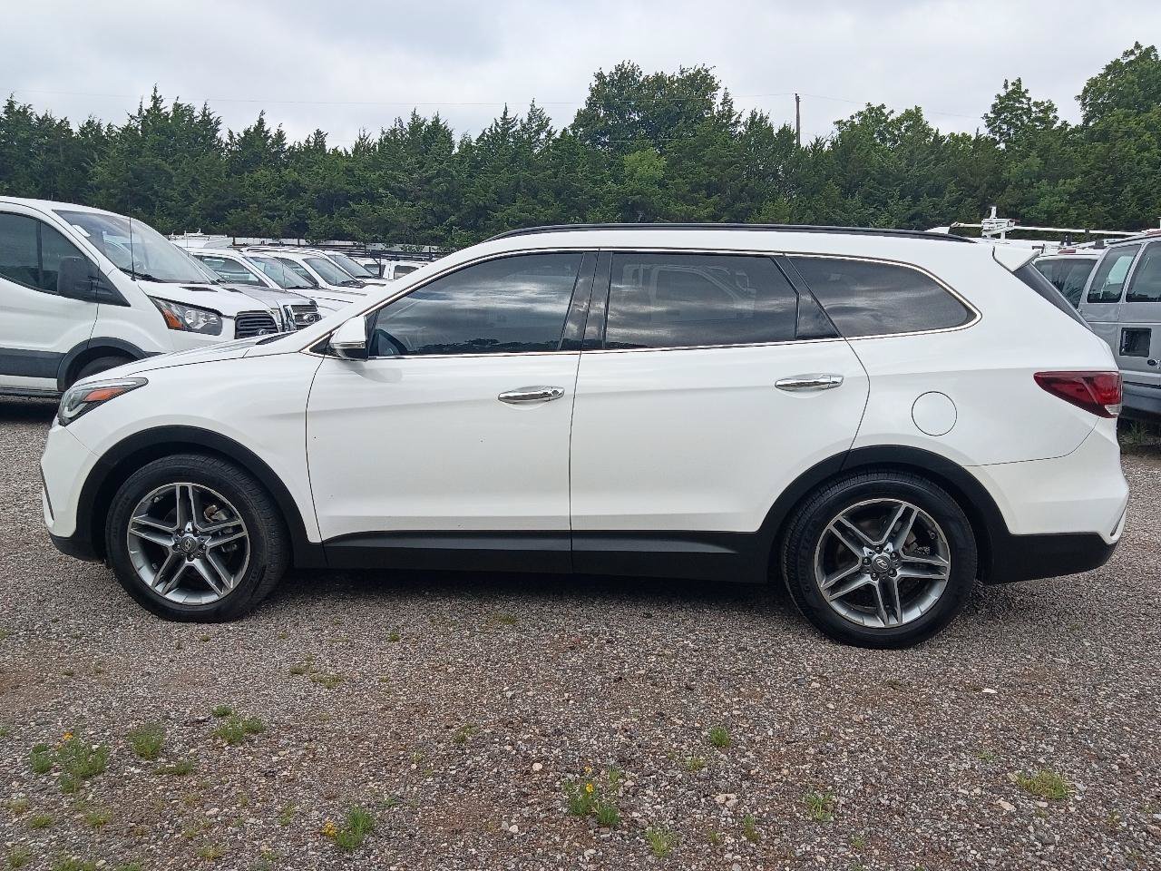 Used 2017 Hyundai Santa Fe FWD image 8
