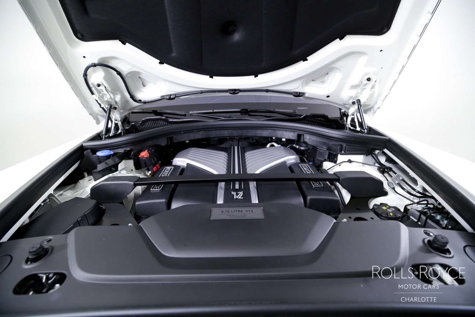 Certified 2025 Rolls-Royce Cullinan AWD/4WD image 37