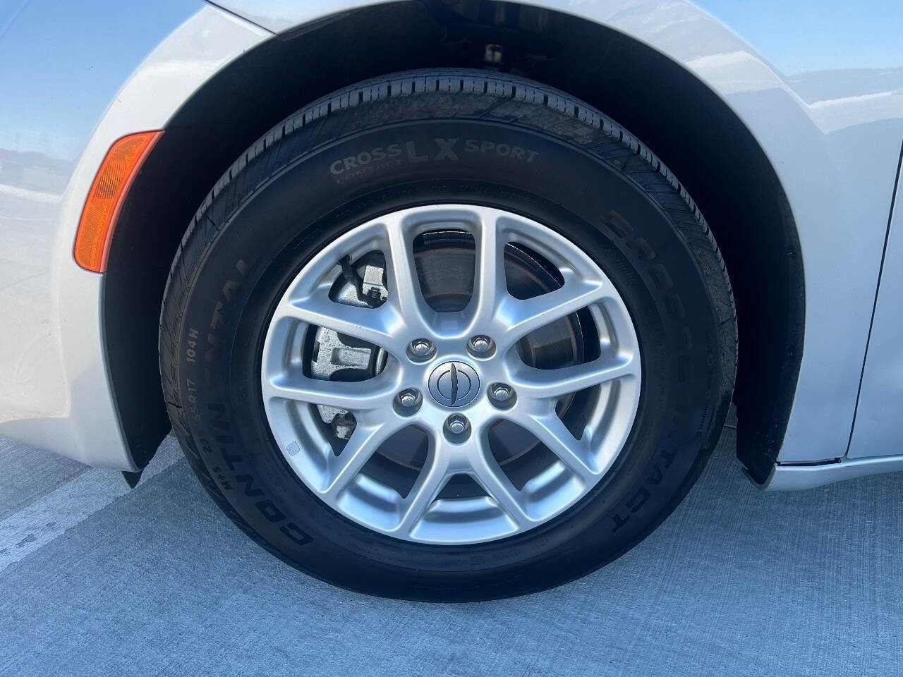 Used 2022 Chrysler Voyager LX image 28