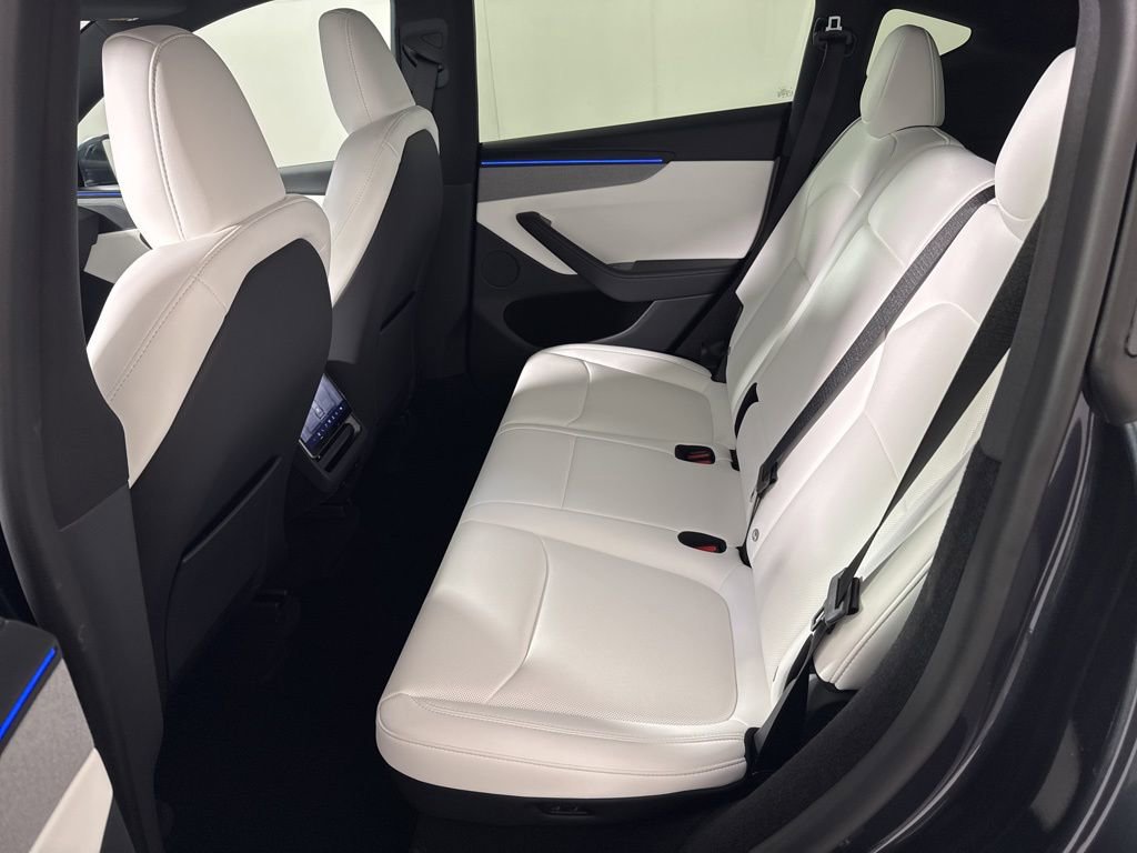 Used 2026 Tesla Model Y Long Range image 17