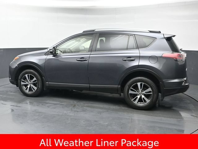 Used 2018 Toyota RAV4 XLE AWD/4WD image 4