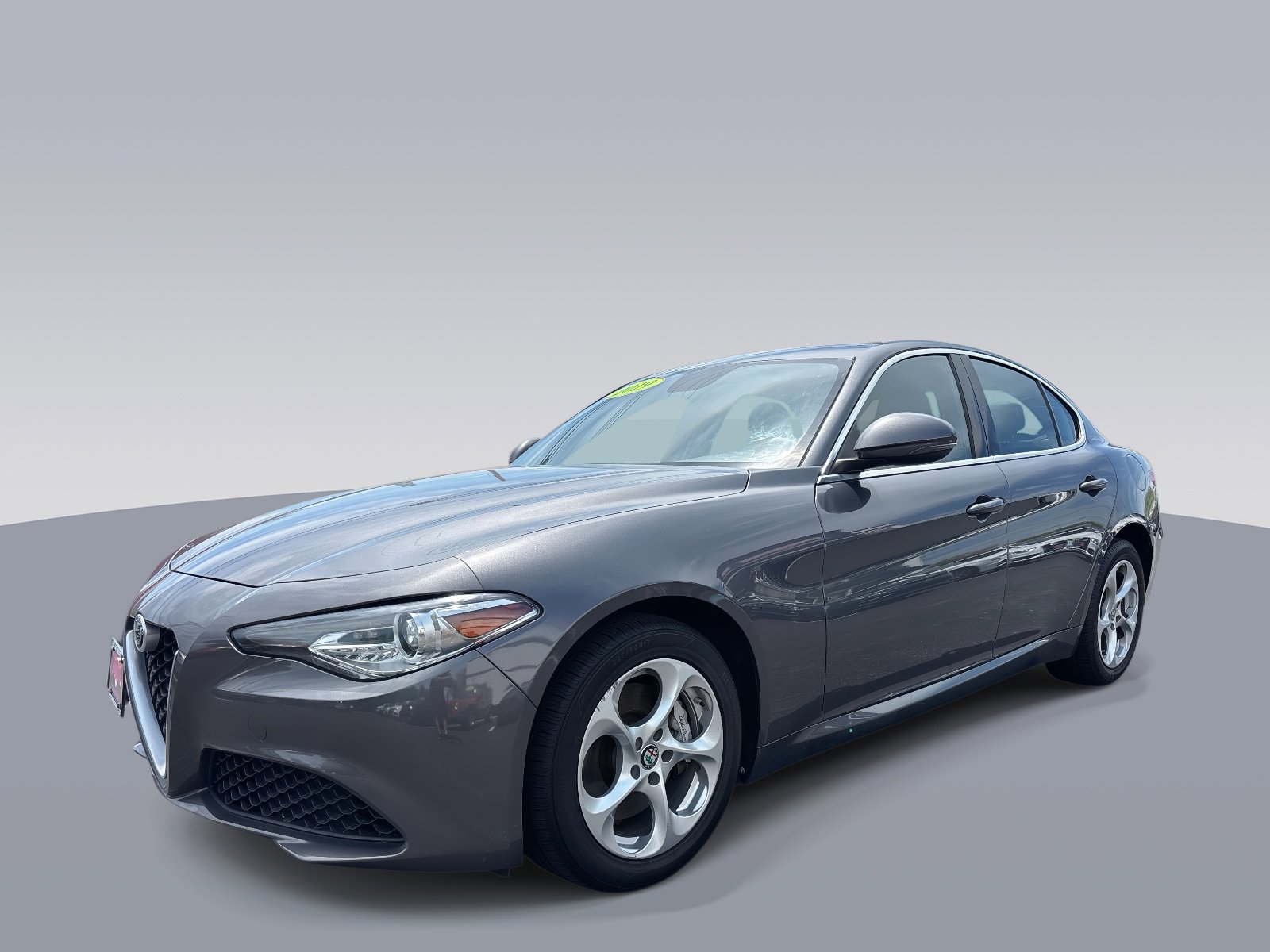 Used 2019 Alfa Romeo Giulia AWD image 4