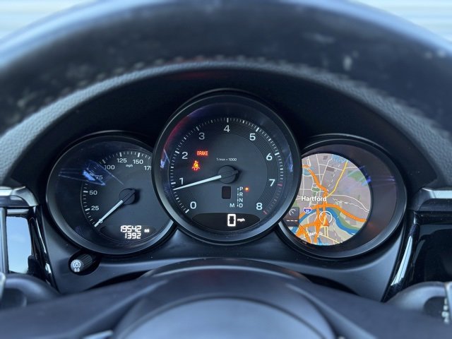 Certified 2022 Porsche Macan image 23