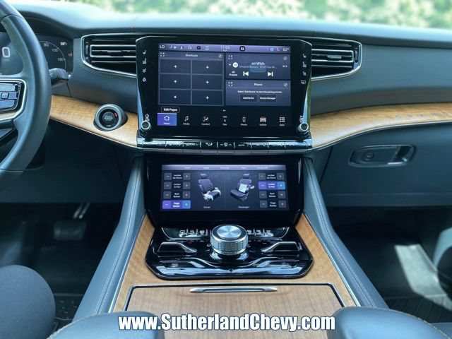 Used 2023 Jeep Grand Wagoneer Series II w/ Flexible Seating Group AWD/4WD image 25