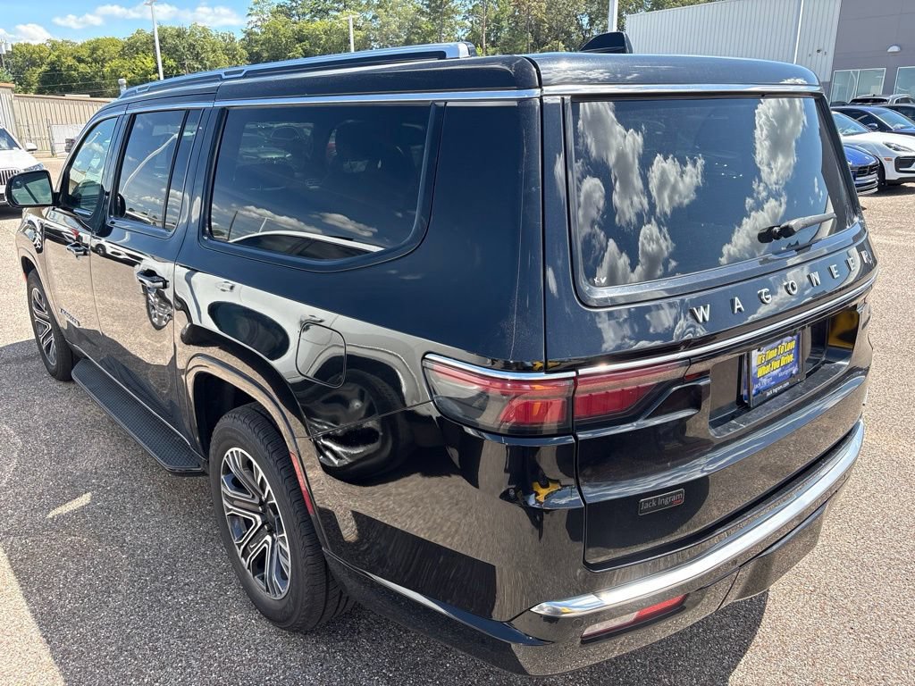 Used 2024 Jeep Wagoneer L Series II w/ Flexible Seating Group RWD image 7