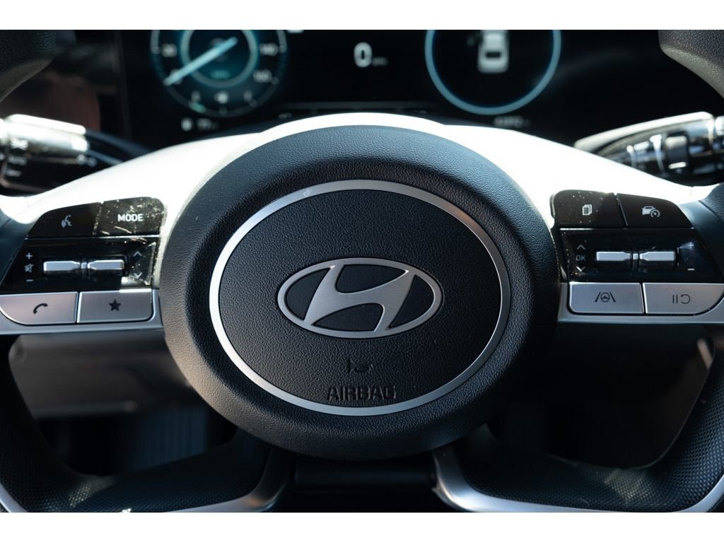 Used 2024 Hyundai Elantra SEL image 15