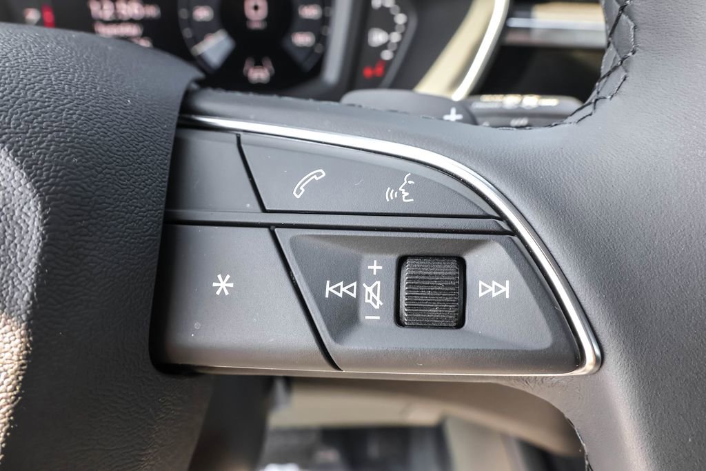 Used 2024 Audi Q3 2.0T Premium w/ Convenience Package image 35