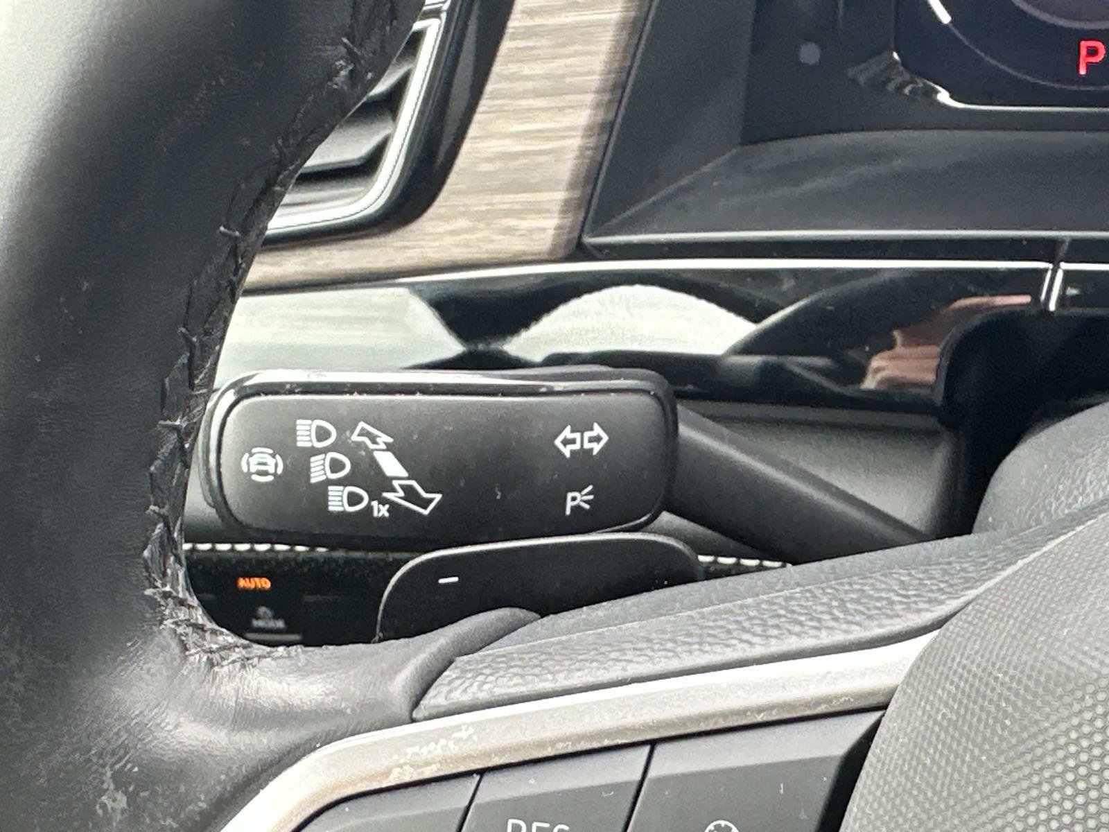 Used 2024 Volkswagen Atlas SEL Premium R-Line image 26