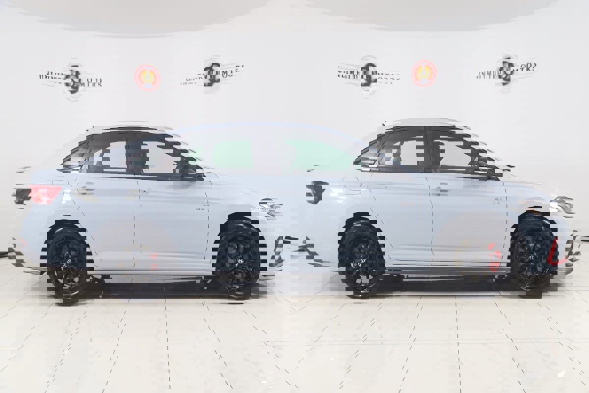 Used 2025 Volkswagen Jetta GLI Autobahn image 2