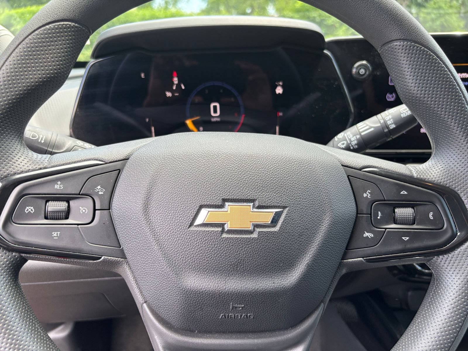 Used 2025 Chevrolet Trax LT FWD image 27