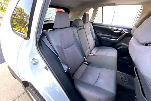 Used 2019 Toyota RAV4 XLE w/ Convenience Package FWD image 27