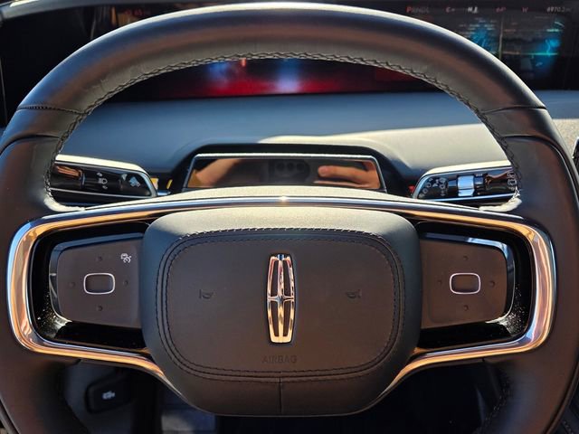 Used 2025 Lincoln Nautilus Reserve w/ Jet Appearance Package image 22