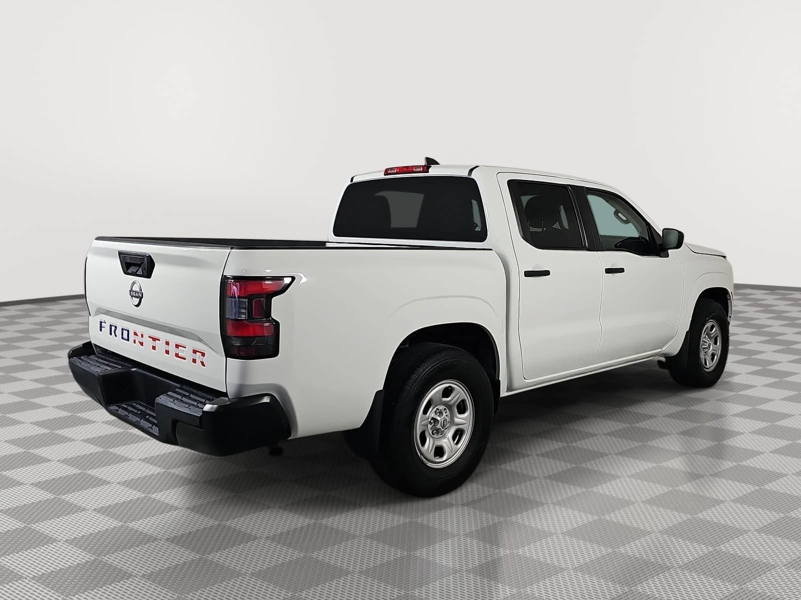 Used 2022 Nissan Frontier S RWD image 8