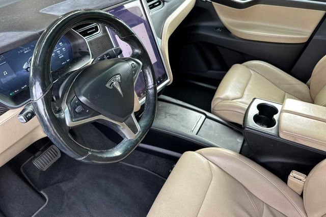 Used 2016 Tesla Model X 90D image 4