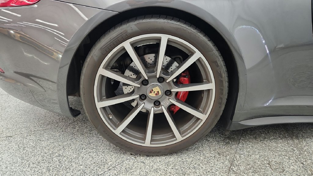 Used 2013 Porsche 911 Carrera 4S AWD/4WD image 22