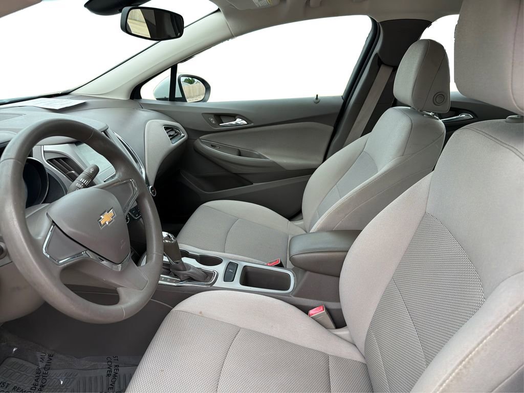Used 2018 Chevrolet Cruze LS FWD image 10