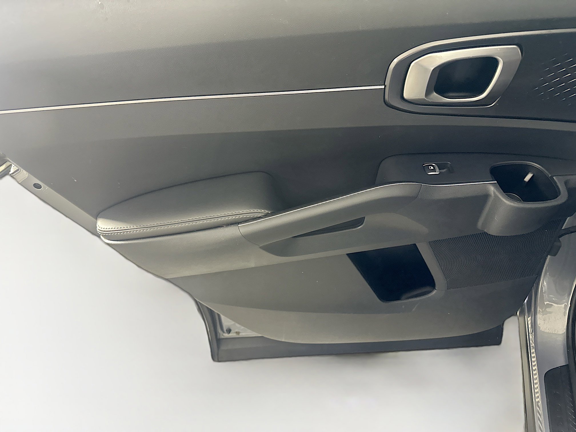 Used 2024 Kia Sorento S image 26