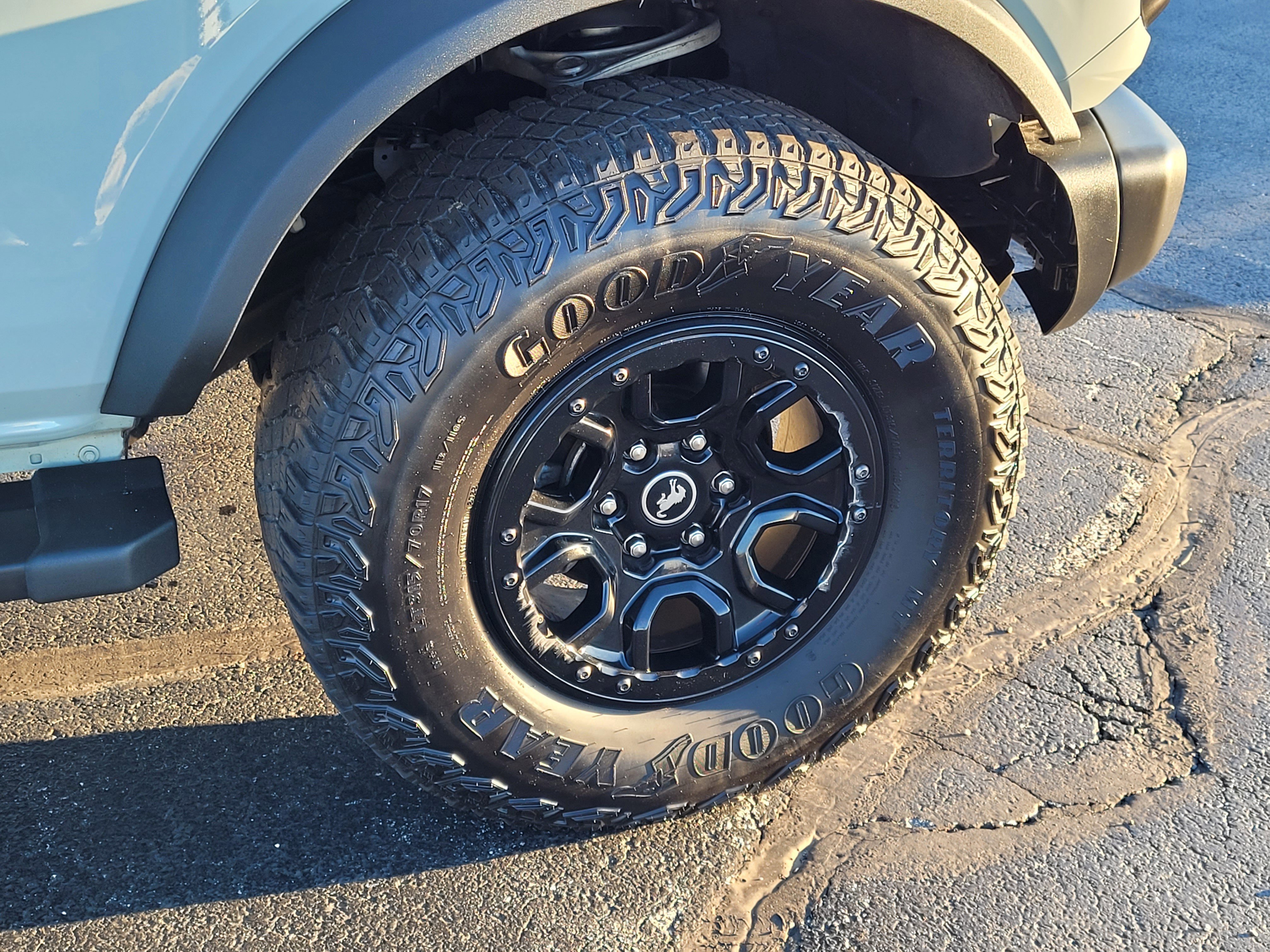 Used 2023 Ford Bronco Wildtrak image 11