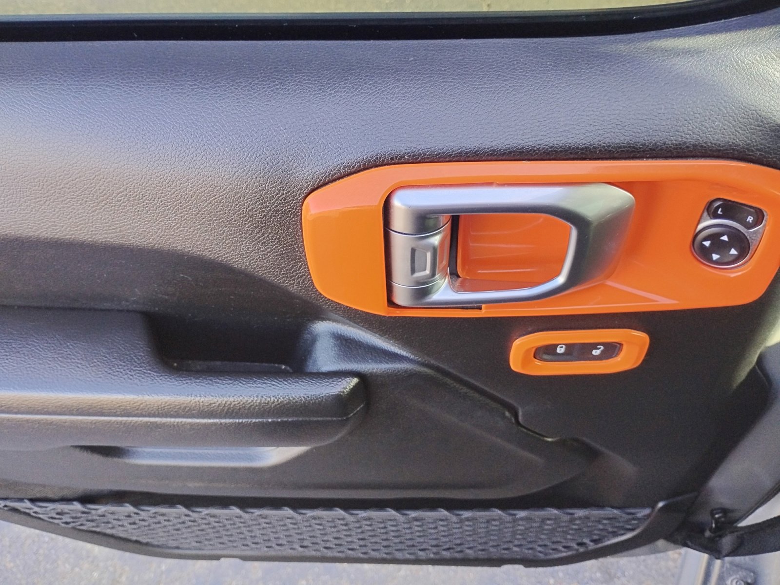 Used 2023 Jeep Wrangler Willys image 13