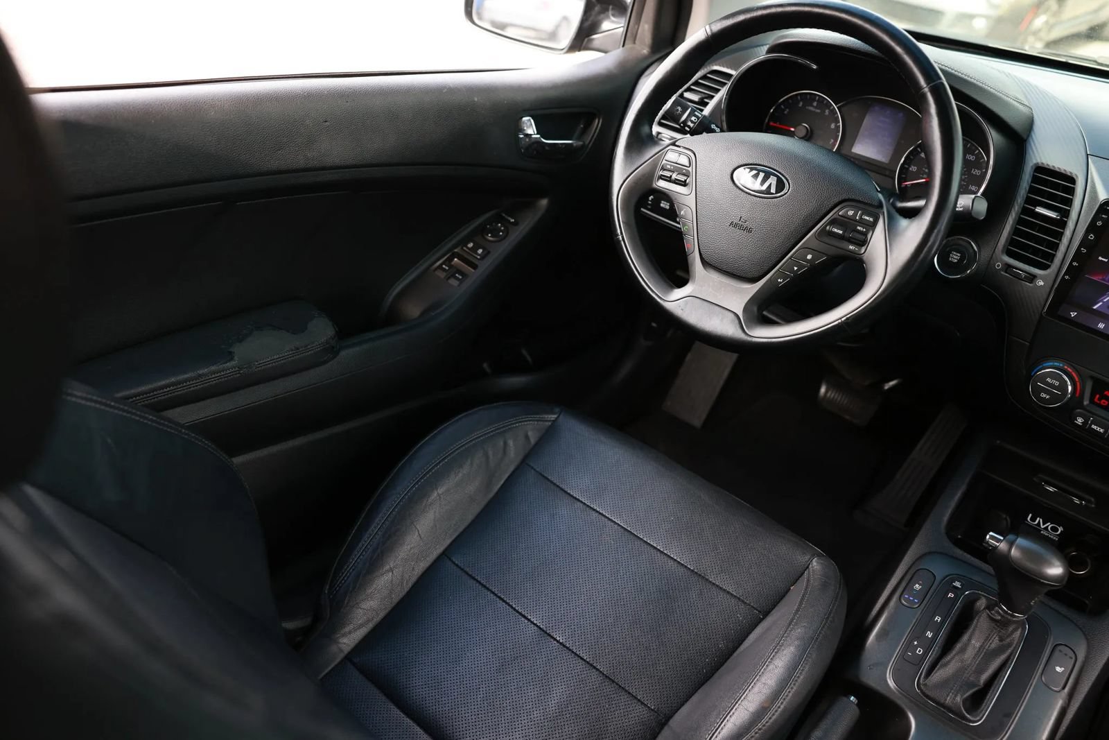 Used 2016 Kia Forte Koup EX w/ EX Premium Package FWD image 13