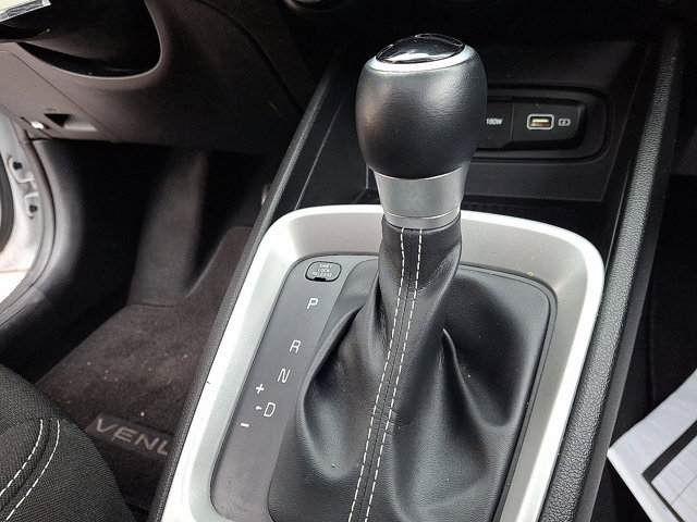 Used 2022 Hyundai Venue SEL image 14