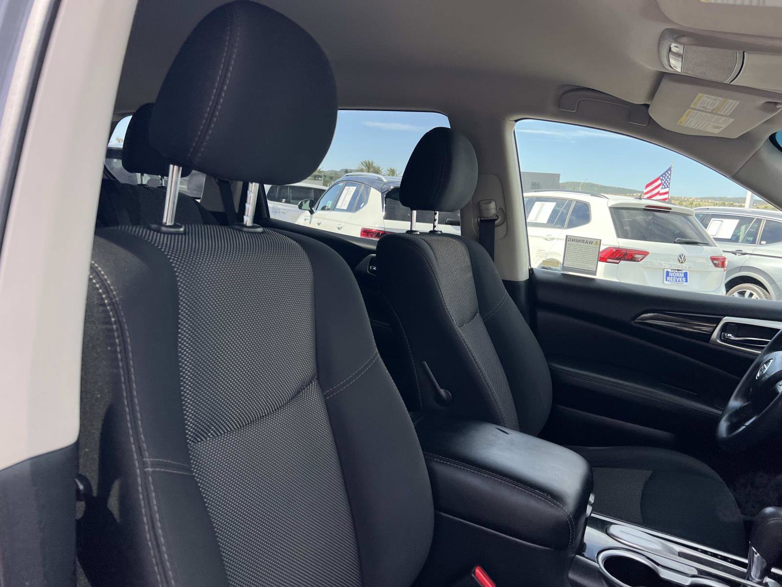 Used 2019 Nissan Pathfinder S image 33