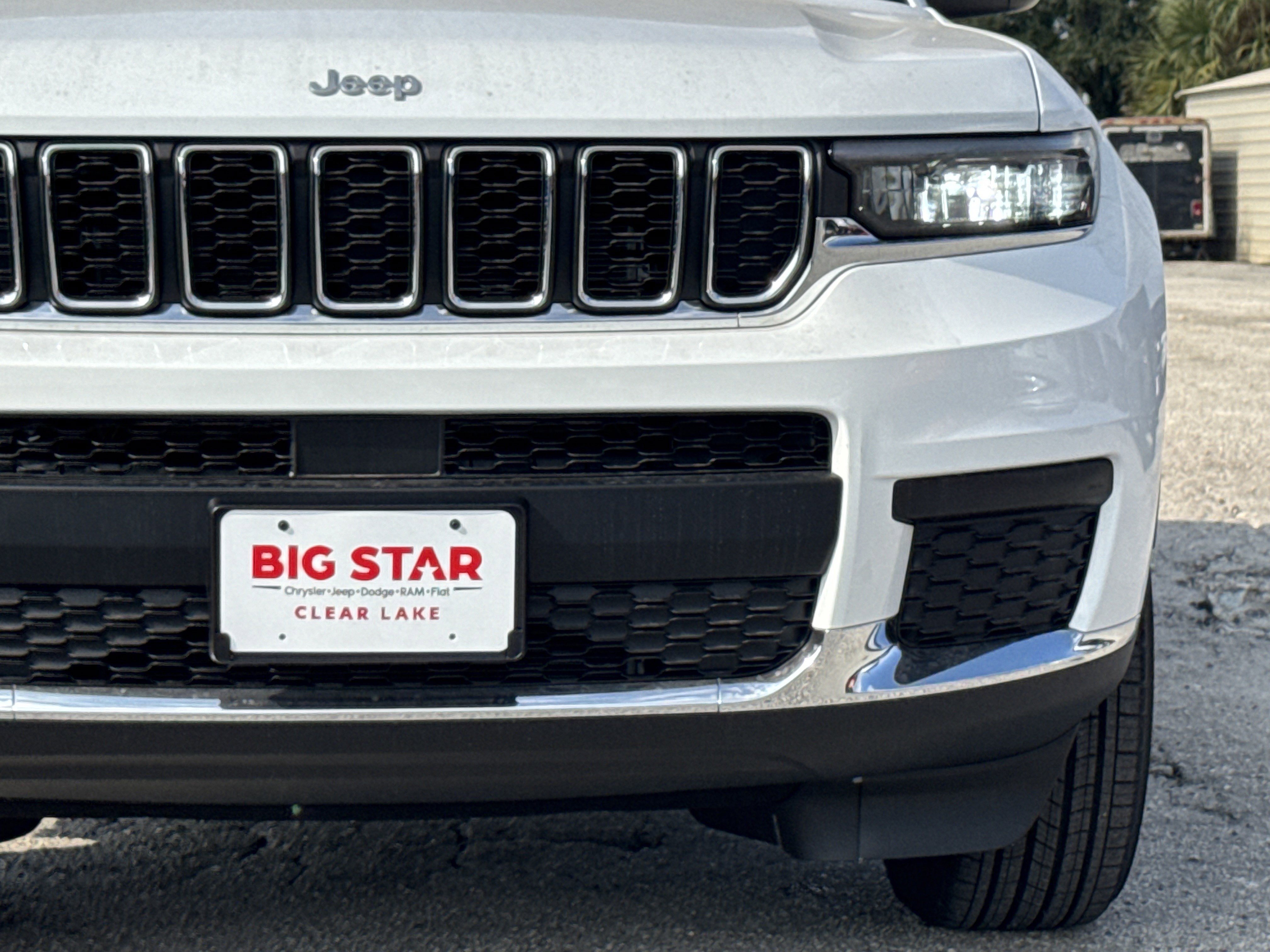 New 2025 Jeep Grand Cherokee L Laredo image 6