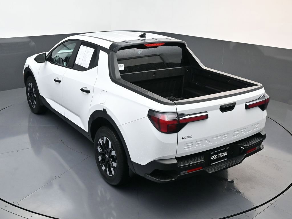Certified 2025 Hyundai Santa Cruz SE image 18