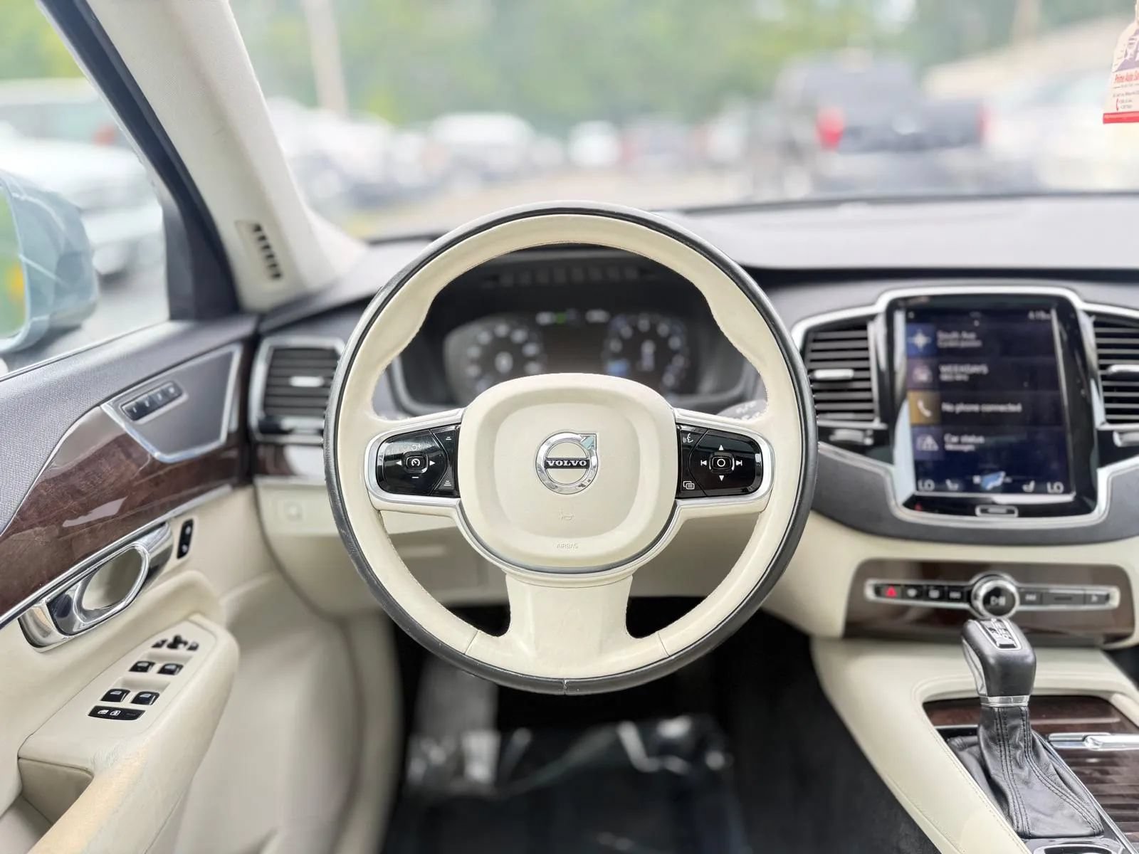 Used 2016 Volvo XC90 T6 Momentum AWD/4WD image 13