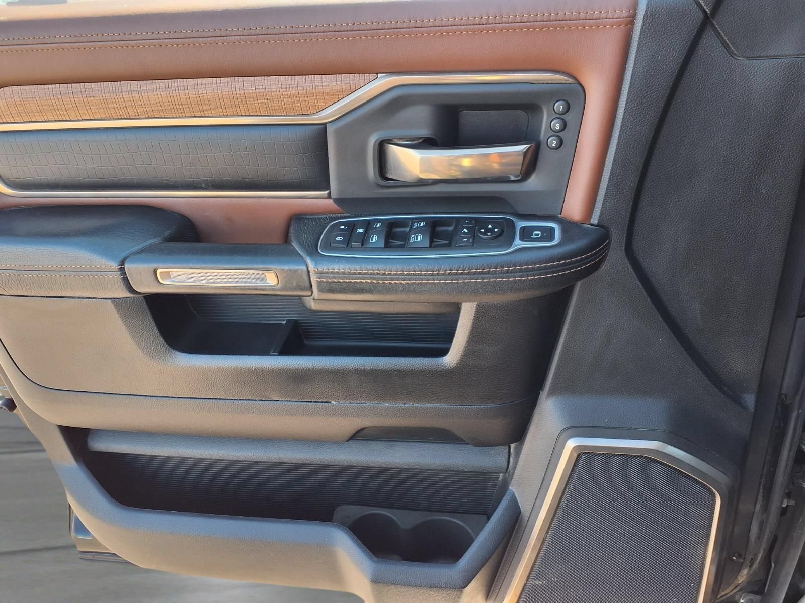 Used 2019 RAM 3500 Limited AWD/4WD image 17
