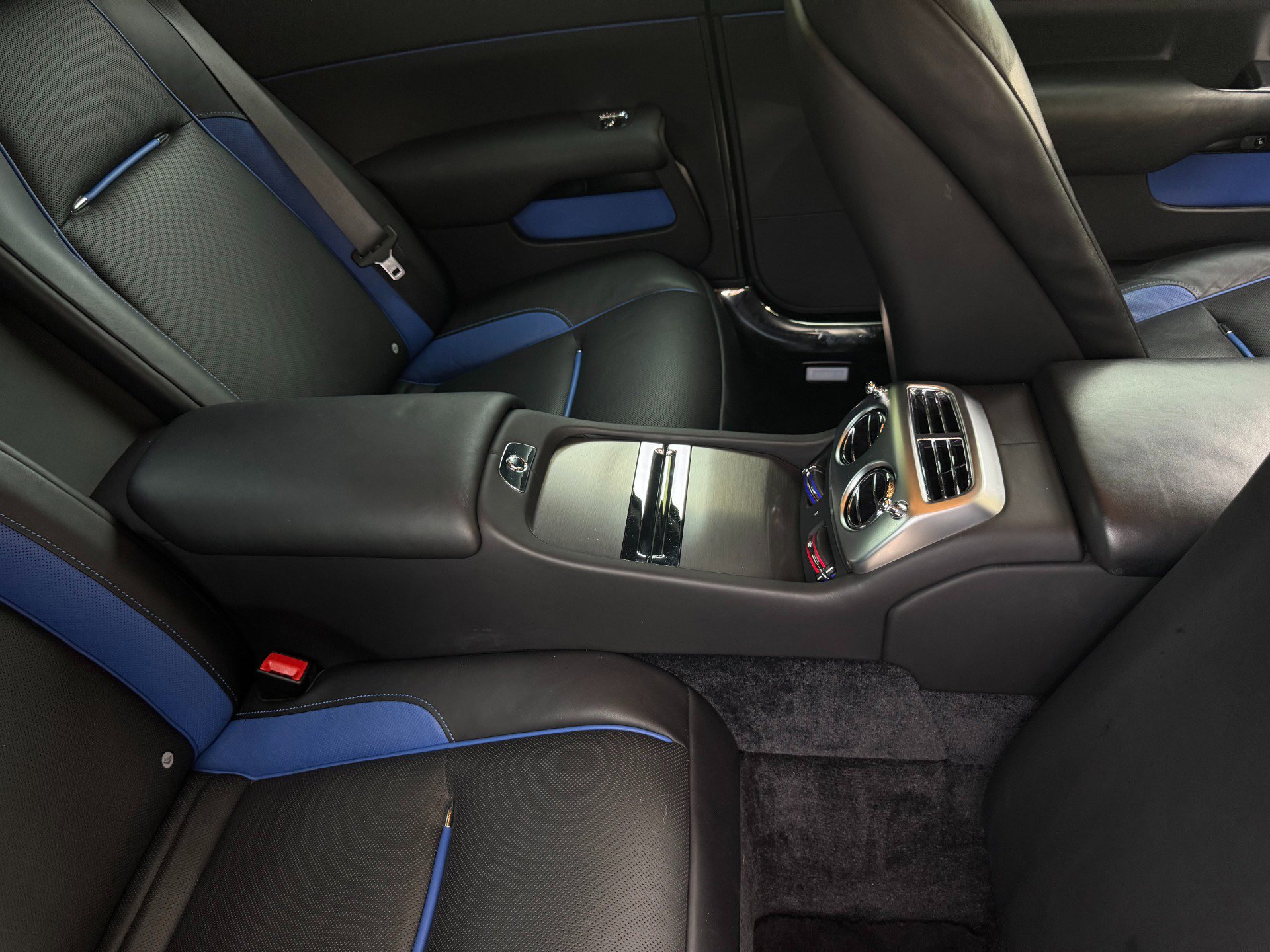 Used 2016 Rolls-Royce Wraith RWD image 44