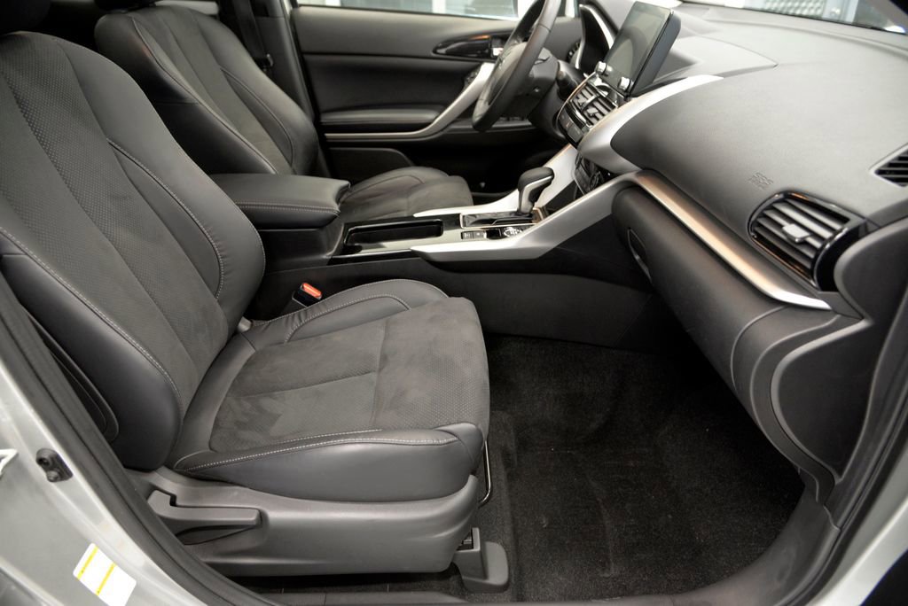 Used 2023 Mitsubishi Eclipse Cross SE image 31