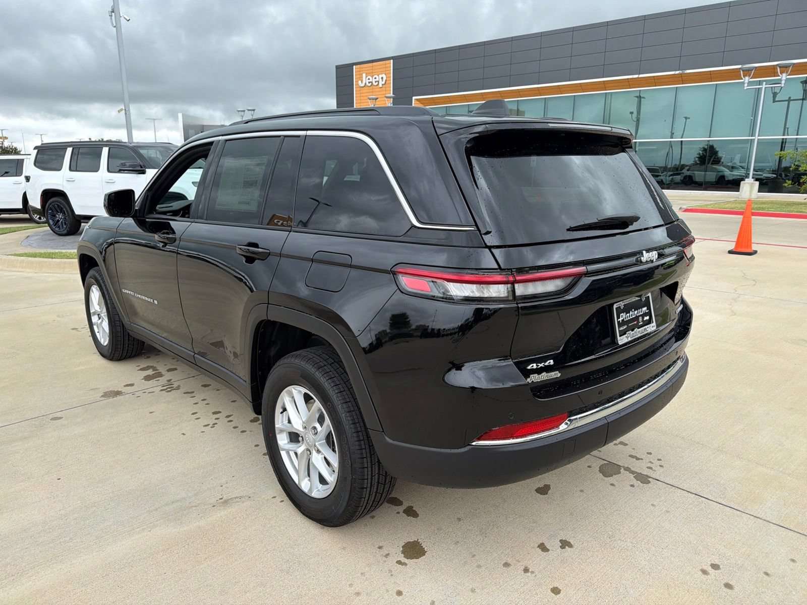 New 2026 Jeep Grand Cherokee Laredo AWD/4WD video 3