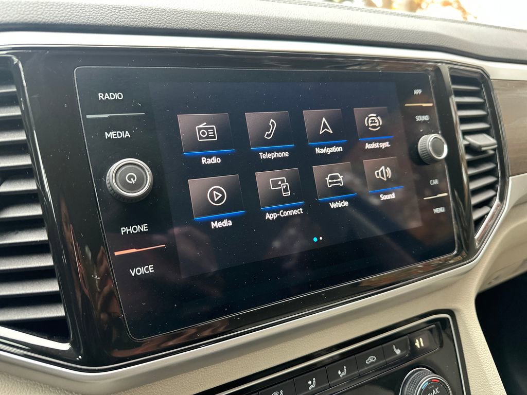 Certified 2022 Volkswagen Atlas SE image 9