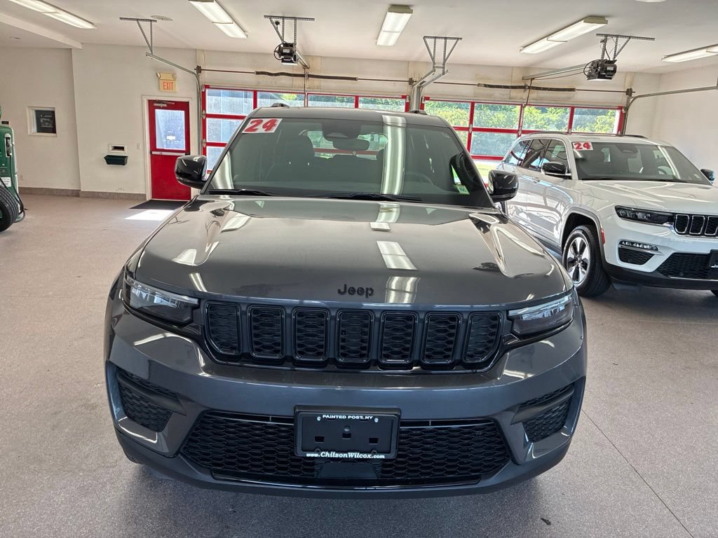 Certified 2024 Jeep Grand Cherokee Altitude AWD/4WD image 2