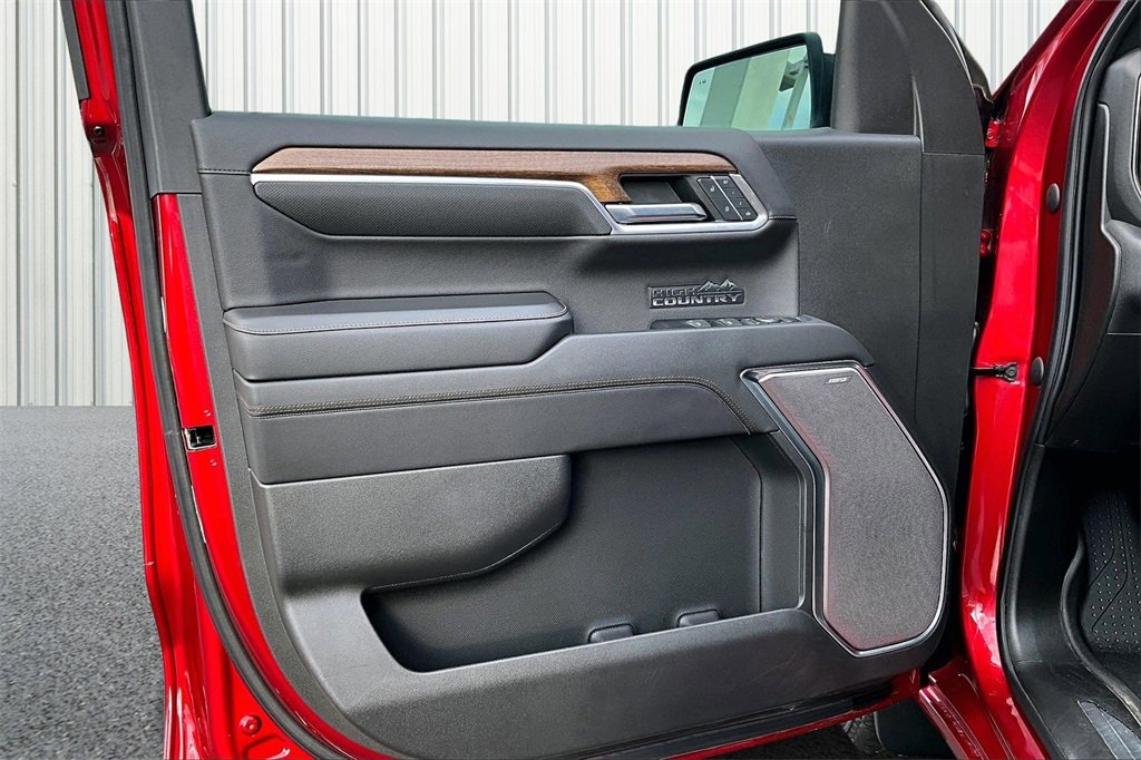 Used 2022 Chevrolet Silverado 1500 High Country w/ High Country Premium Package image 16