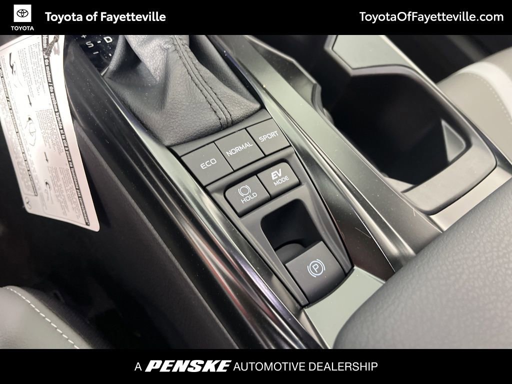 Used 2026 Toyota Camry SE FWD image 32