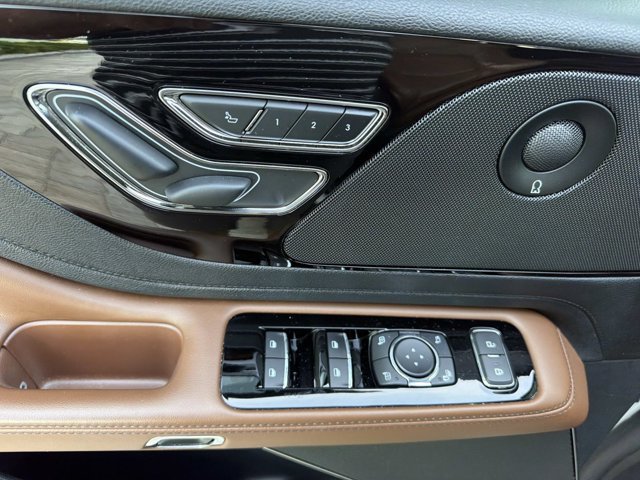Certified 2023 Lincoln Aviator Reserve w/ Equipment Group 201A RWD image 12