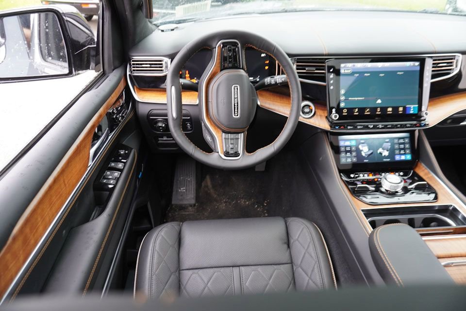 New 2024 Jeep Grand Wagoneer Series III image 18