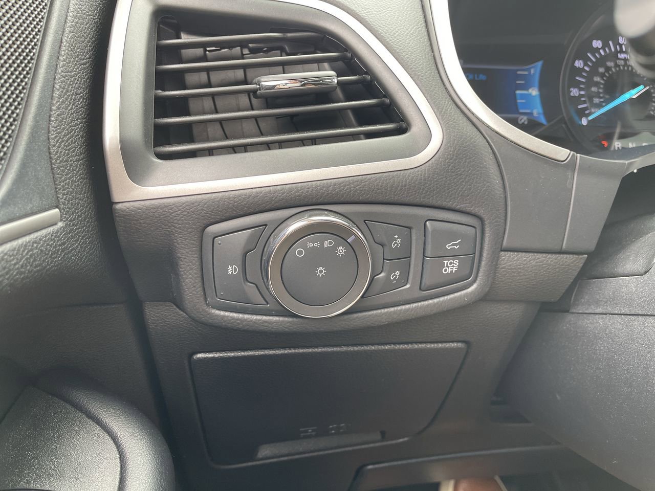 Used 2021 Ford Edge SEL w/ Convenience Package AWD/4WD image 18
