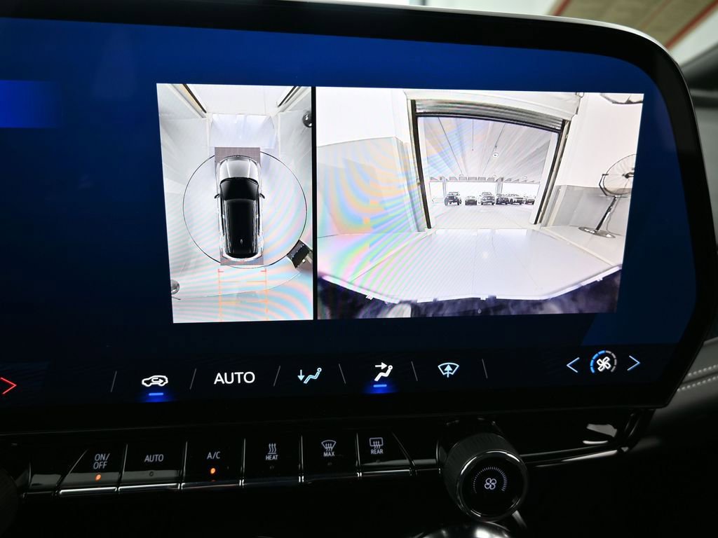 Used 2025 Chevrolet Blazer EV LT image 23