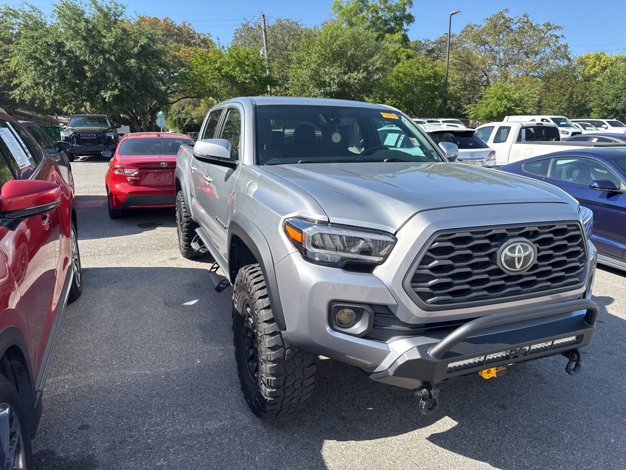 Used 2020 Toyota Tacoma TRD Off-Road w/ TRD Premium Off Road Package AWD/4WD image 3