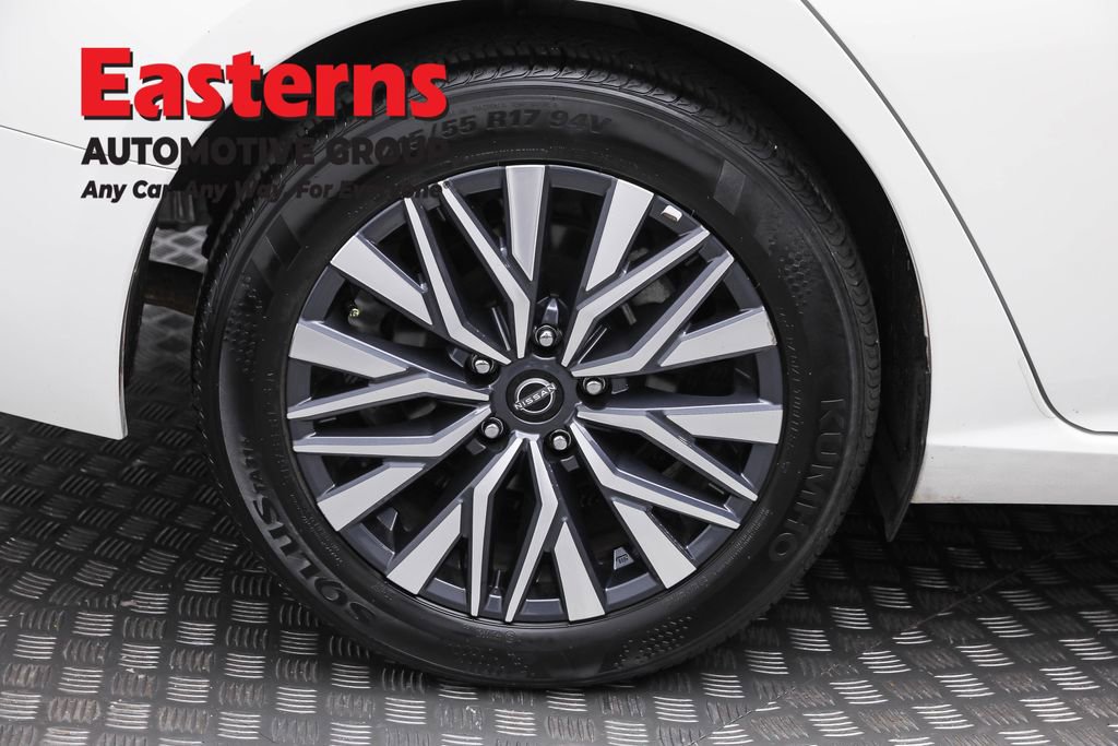 Used 2025 Nissan Altima 2.5 SV image 30