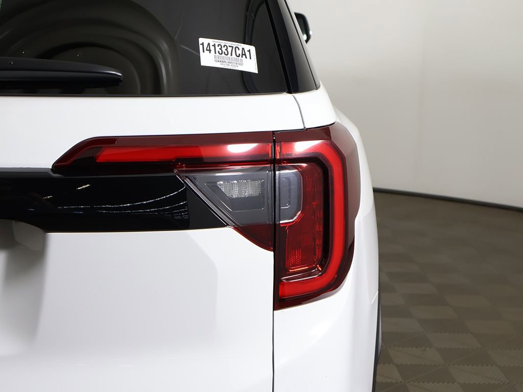 Used 2023 GMC Acadia SLE w/ Driver Convenience Package image 18