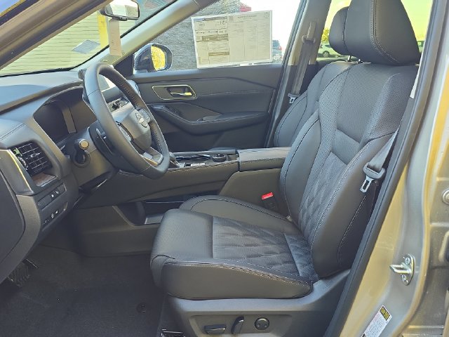 New 2026 Nissan Rogue Platinum w/ Platinum Premium Package AWD/4WD image 11