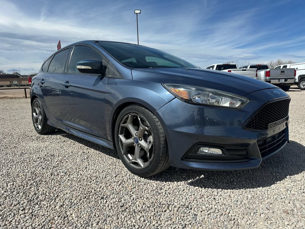 Used 2018 Ford Focus ST FWD image 1