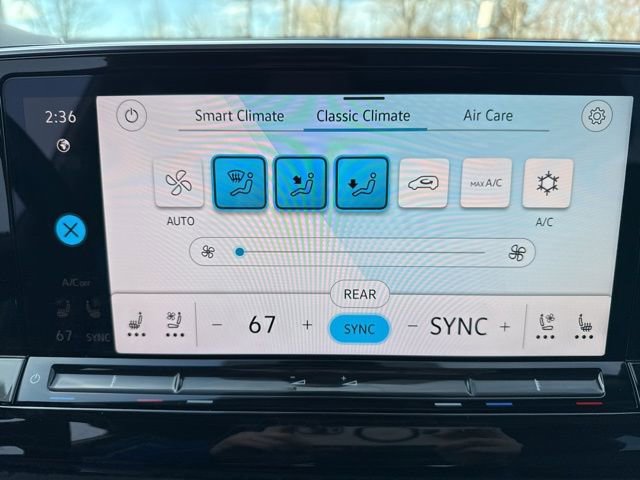 Certified 2025 Volkswagen Atlas SEL Premium R-Line image 17