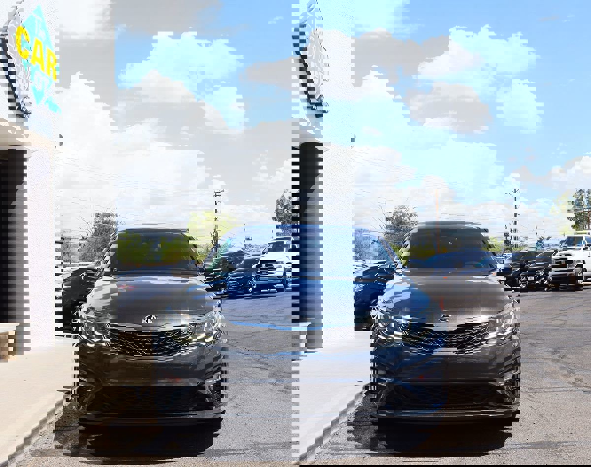 Used 2020 Kia Optima LX image 16