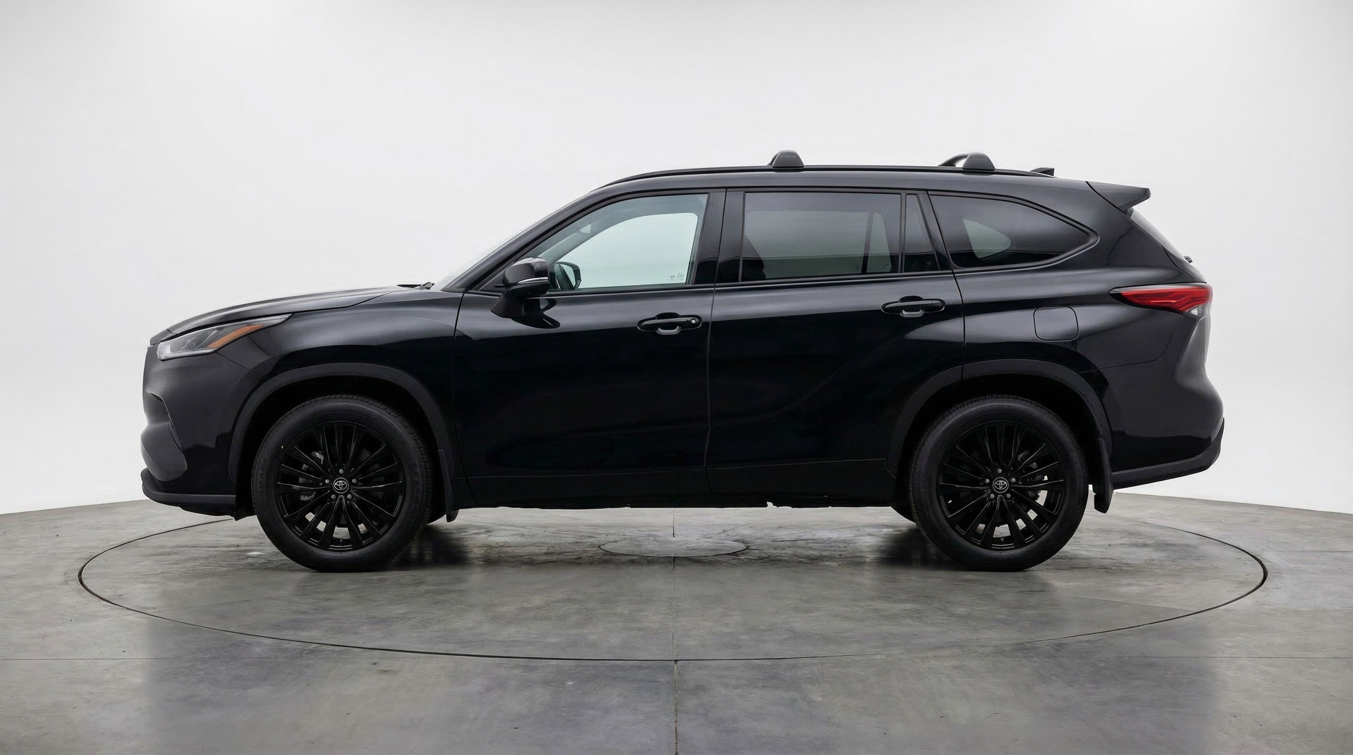 Used 2025 Toyota Highlander XSE image 5